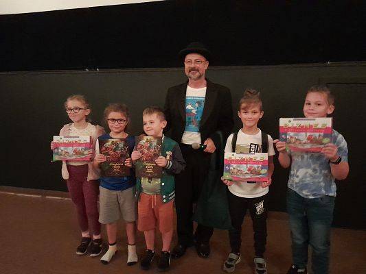 Dzieci z klas I -III wybrały się do kina ,,Fregata" w Lęborku