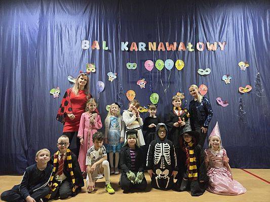 Bal karnawałowy klas I-III